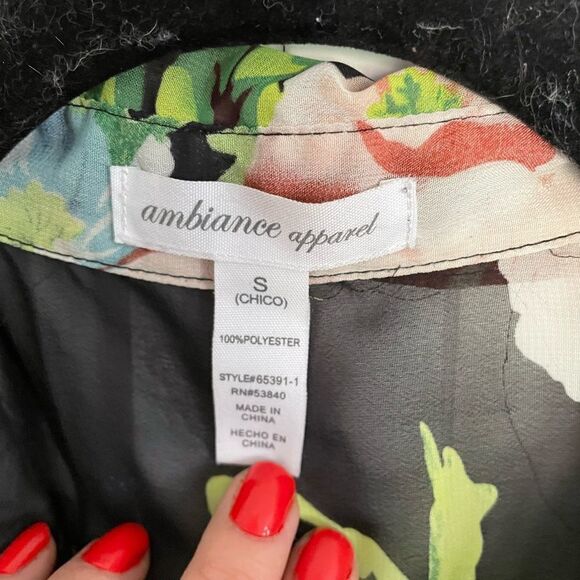 SALE Ambiance apparel floral chiffon button down size small - Picture 3 of 6